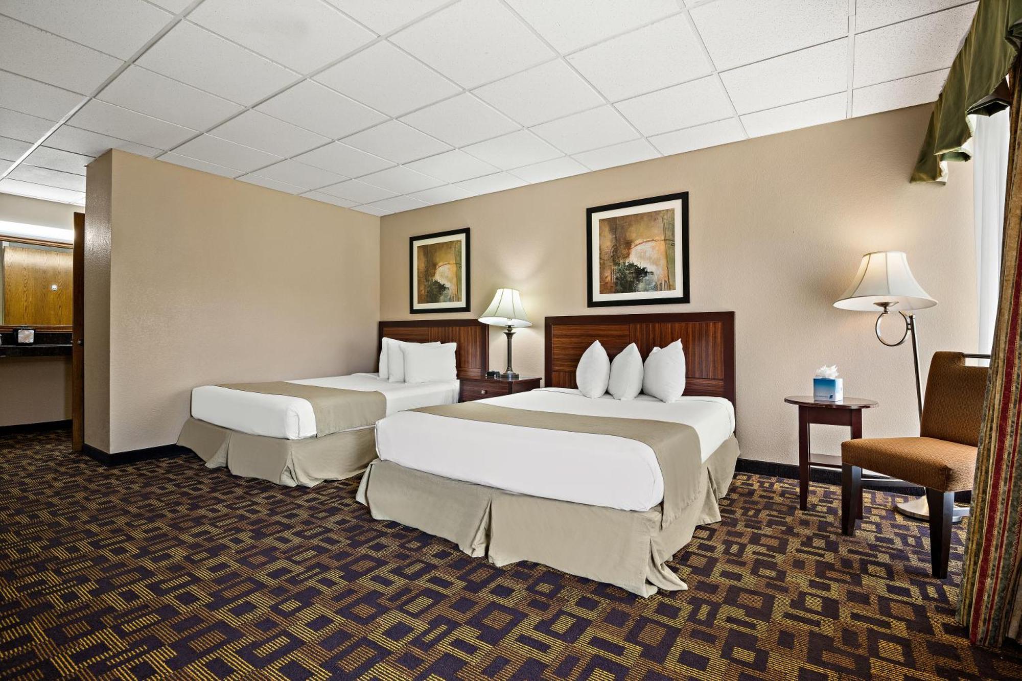 Rodeway Inn McPherson Экстерьер фото