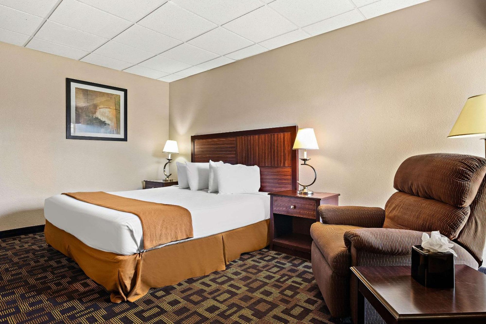 Rodeway Inn McPherson Экстерьер фото