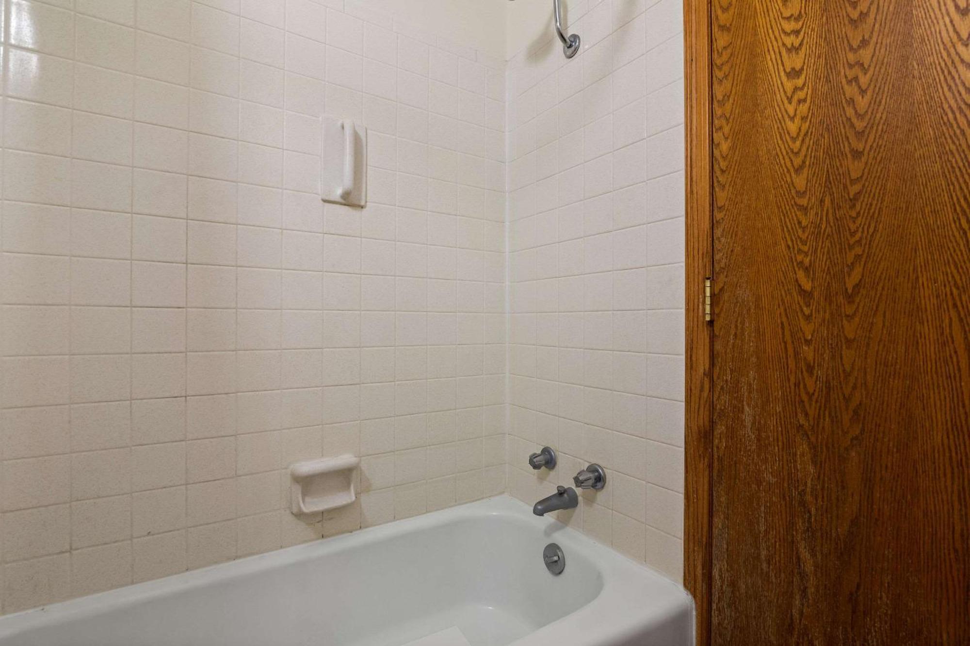 Rodeway Inn McPherson Экстерьер фото